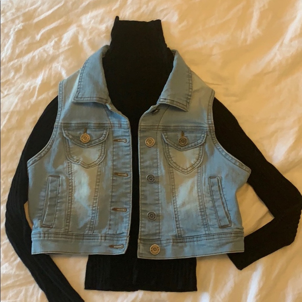 Cropped Light Denim Vest